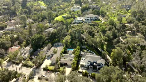 Vista-Aérea-De-Casas-Y-Villas-De-Lujo-En-El-Barrio-De-Encino-De-Los-ángeles,-California,-Ee.uu.,-Disparo-De-Drones