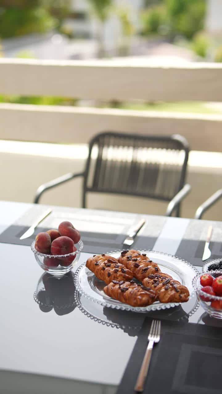 desayuno en un patio