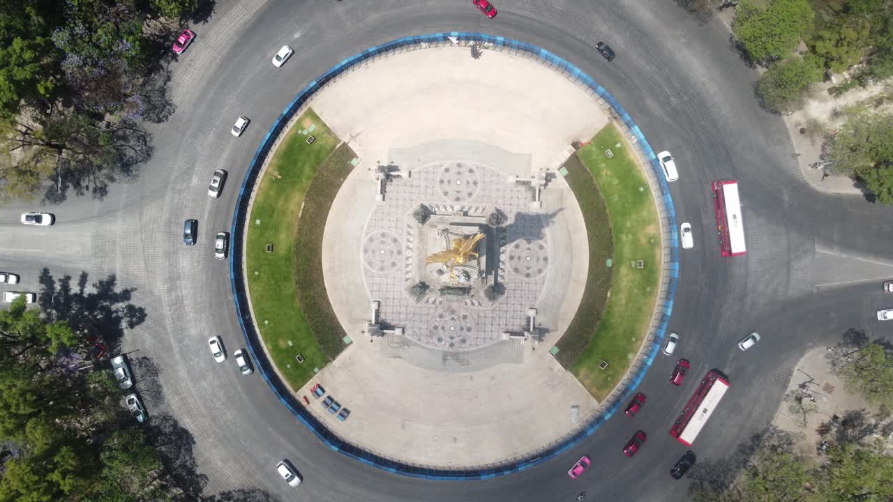 Aerial view of the Angel of Independence Glorieta, Mexico City's national monument