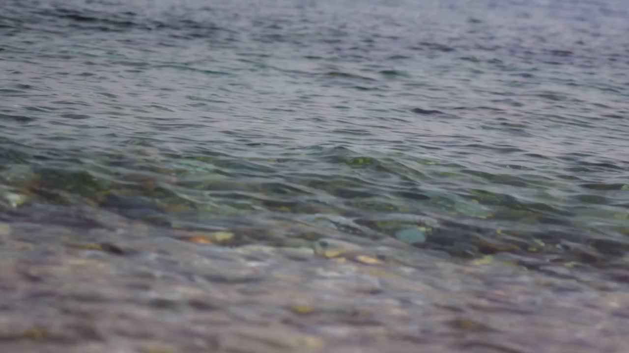 잔잔한 파도의 끝없는 루프