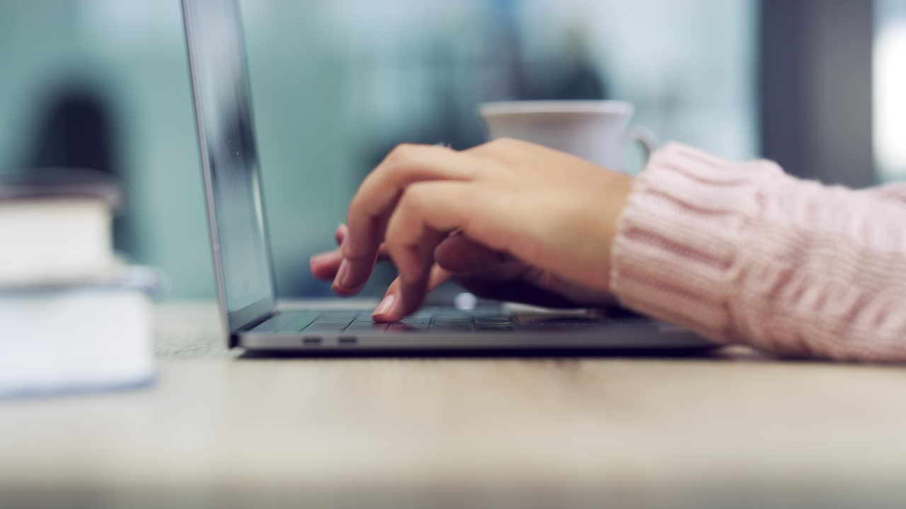 sus dedos son ruidosos hoy