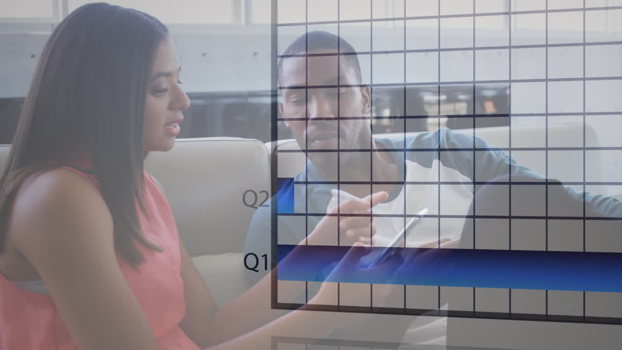 스마트폰을 통해 논의하는 아프리카계 미국인 커플에 대한 통계 데이터 처리의 애니메이션