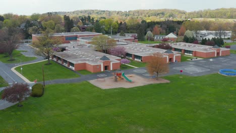 exterior of school building in usa