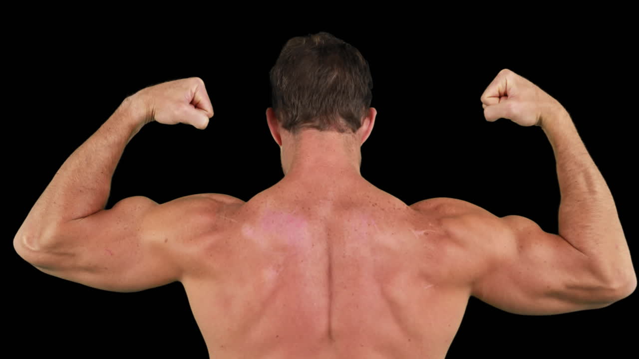 남자가 비 ⁇ 스를 구부리는 4k