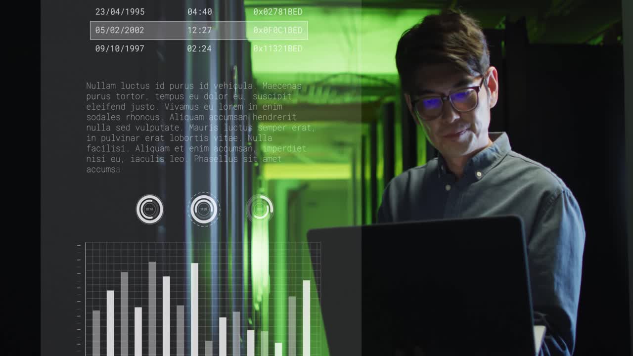 animación de gráficos sobre hombre asiático trabajando en la sala de servidores