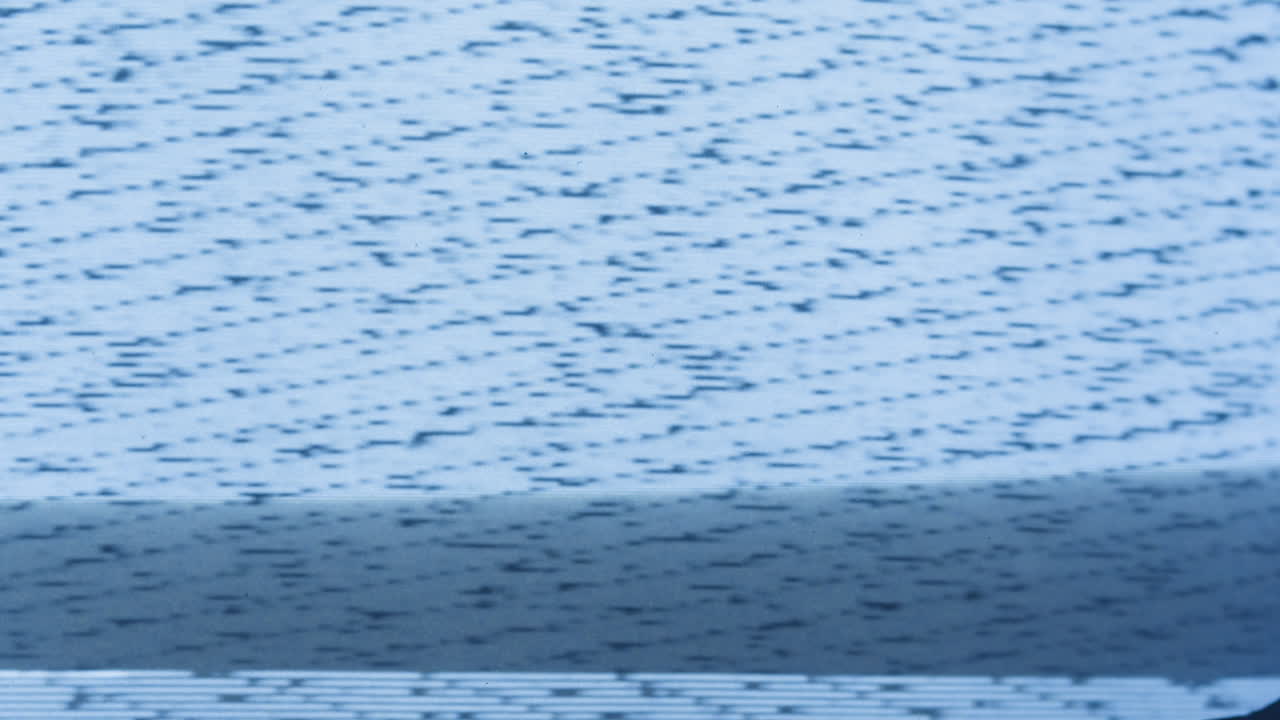 레트로 tv, 노스탈기적인 설정으로 빈티지 tv, 레트로 tv는 화면에 곡물을 표시합니다, 무서운 할로윈 밤 장치, 크로마 키 및 그린 스크린에 좋습니다.