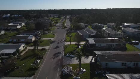 Encuesta-Con-Drones-De-Una-Parte-De-Una-Casa-Móvil-Dañada-Por-Un-Huracán-En-El-Sur-De-Florida-Después-Del-Huracán-Ian