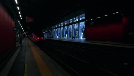 a train arrives and departs from turin station