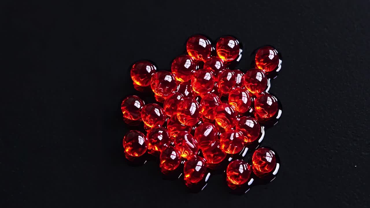 검은 바탕에 은 젤