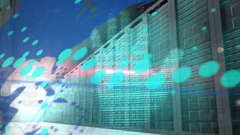 animación del procesamiento de datos con el mapa del mundo sobre la sala del servidor