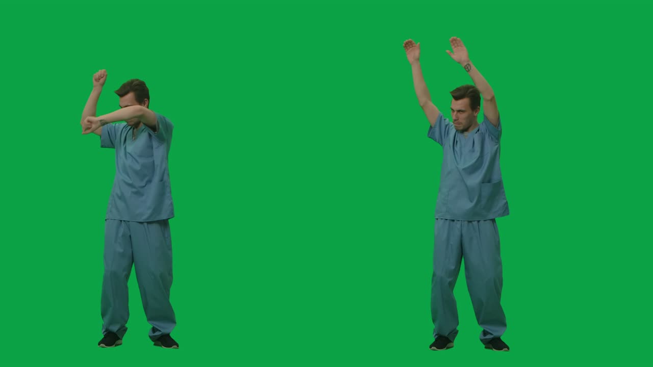 retrato de un joven en un traje azul de un médico cirujano bailando y agitando los brazos. 2 en 1 collage de longitud completa en fondo de pantalla verde. cámara lenta lista, 4k a 59,94 fps