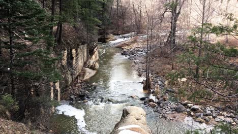 Oak-creek-winding-its-way-through-oak-creek-canyon,-Sedona,-Arizona