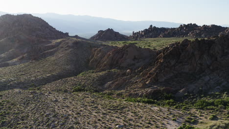 Aerial-of-Alabama-Hills-landscape-in-Sierra-Nevada,-California