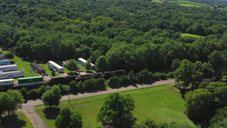 Train-running-on-tracks-in-Dry-Ridge,-Kentucky