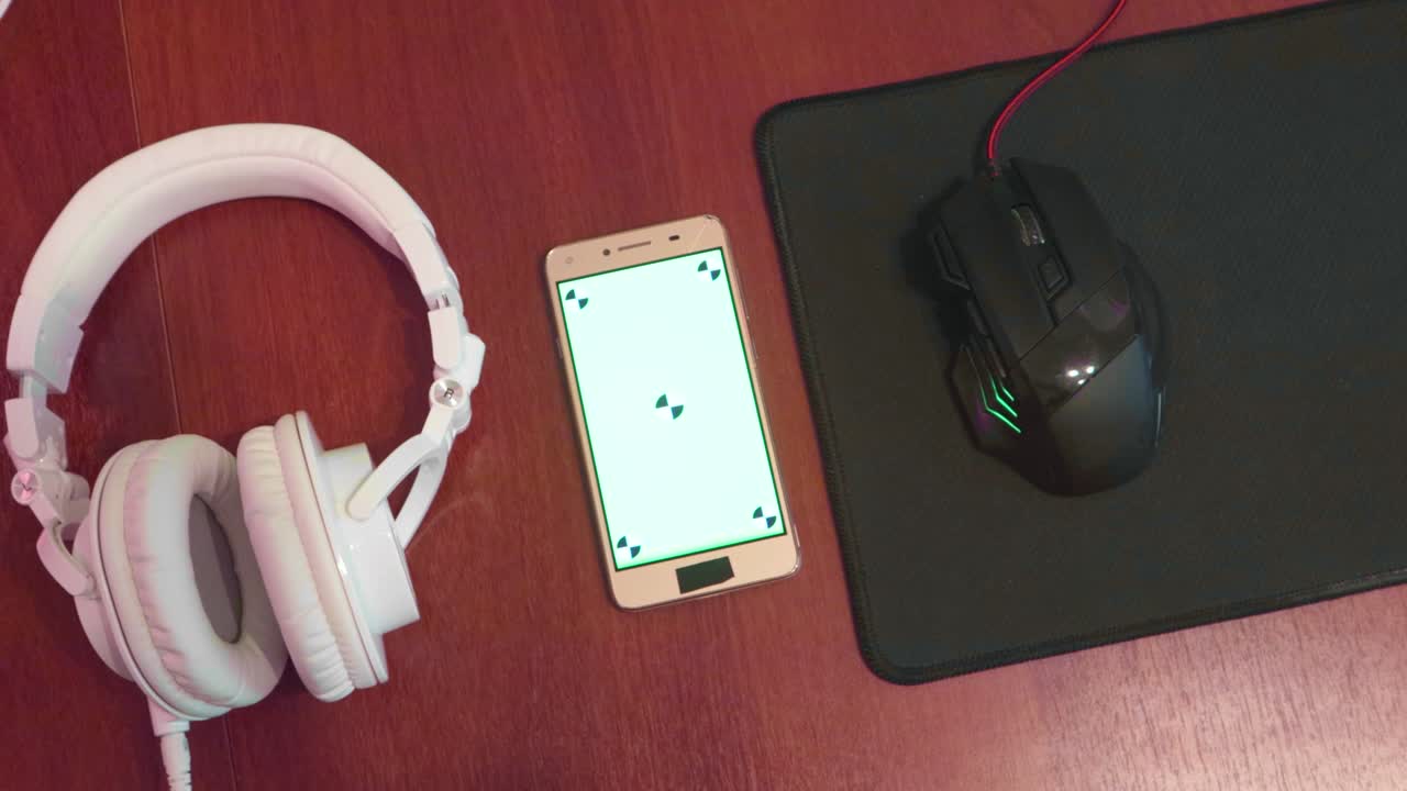 estudio de música en el hogar lugar de trabajo maqueta chroma clave auriculares altavoces aplicación