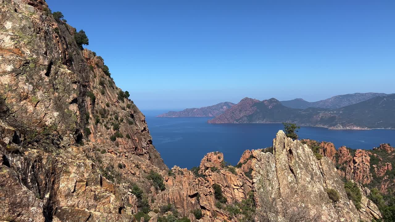 Vista panoramica delle Calanques de Piana sull'isola della Corsica, Francia.