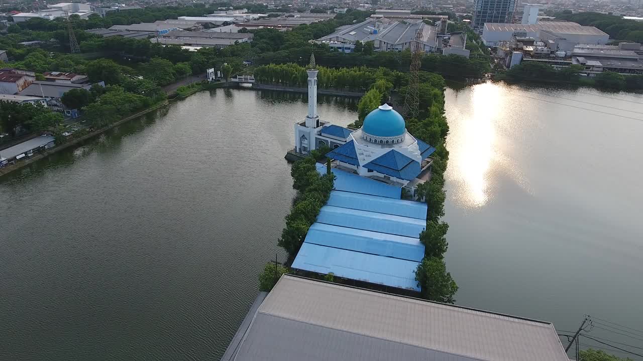 중앙 산업 구역 수라바야 산업 구역 룬구트 (시어)