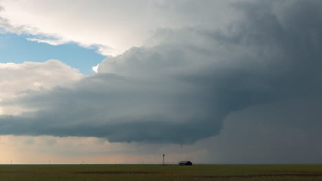 Antes-De-Producir-Un-Tornado,-Esta-Supercélula-Giraba-Sobre-Los-Campos-Abiertos-Del-Panhandle-De-Texas.