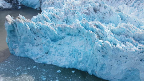 los icebergs del glaciar dawes, el fiordo del brazo de endicott, alaska