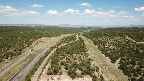 vista panorámica aérea del paisaje que rodea la carretera al gran cañón