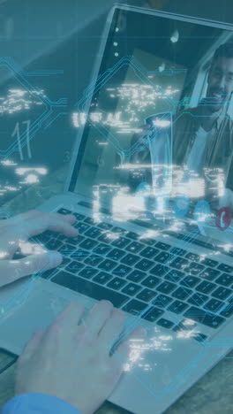 animación de procesamiento de datos y candado de seguridad sobre mujer usando computadora portátil