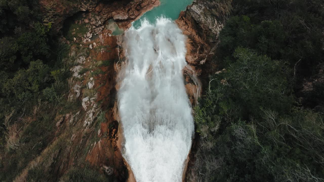 la cascada de el chiflon en chiapas, méxico - imagen tomada por un avión no tripulado