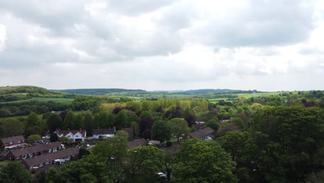 A-aerial-reveal-shot-of-Chilham-in-Kent,-UK