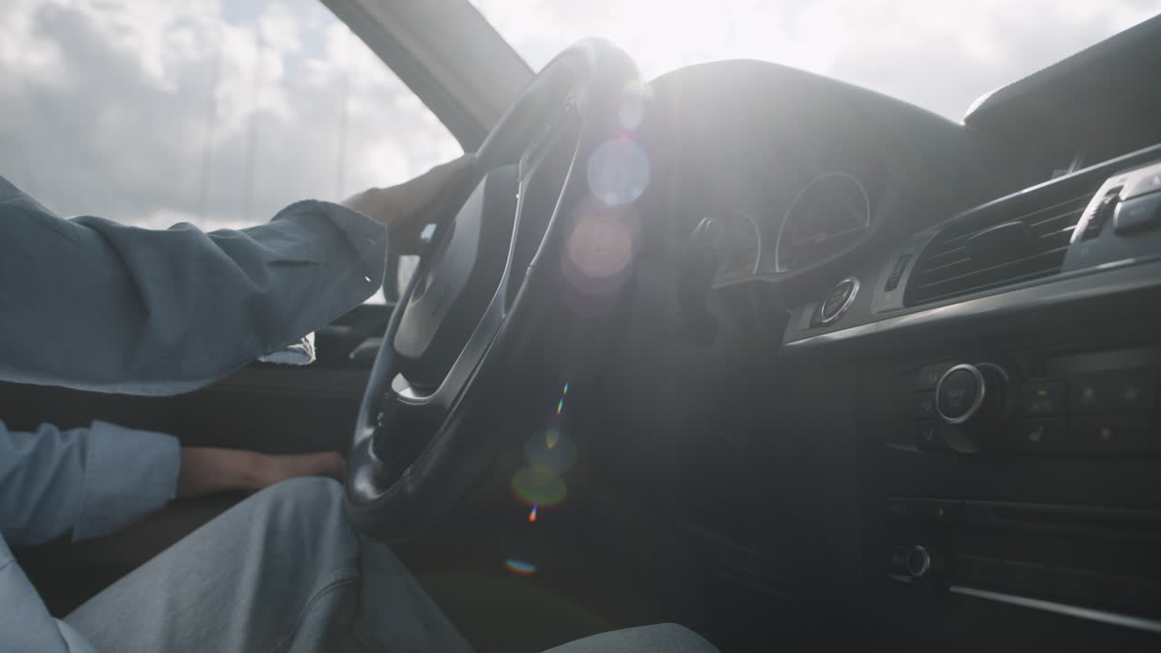 차를 운전하는 것