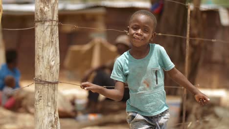 Porträt-Eines-Armen-Afrikanischen-Kindes-In-Uganda