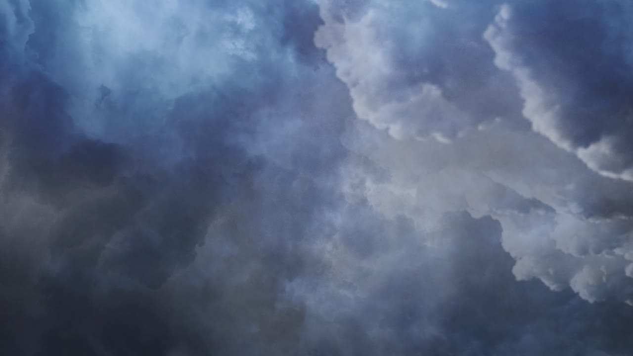 하늘에서 적란운과 뇌우가 멀어지는 모습