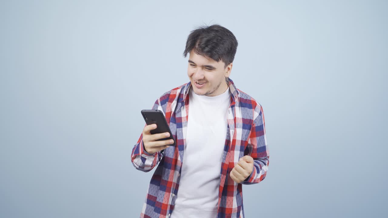 새로운 앱을 좋아하는 사람.  ⁇ 드폰 앱.