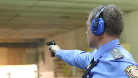 police officer practicing shooting