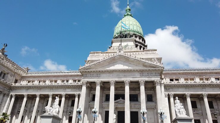 L'edificio del Congresso Nazionale Argentino a Buenos Aires in una giornata di sole