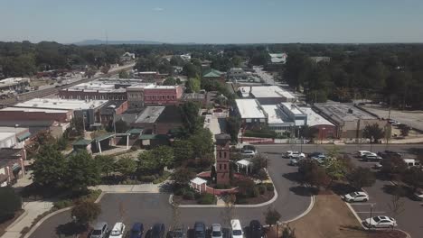 Aerial-Push-in-to-City-of-Easley-SC-in-4K