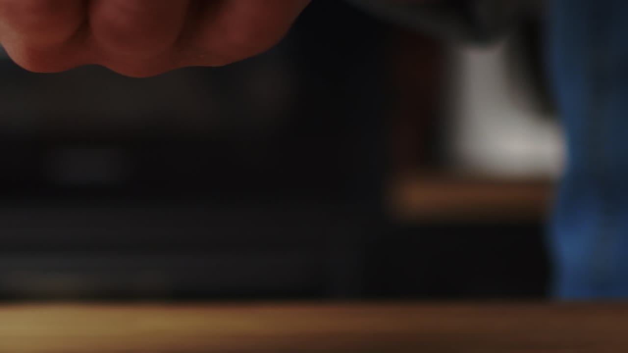 vídeo de seguimiento de cerca de los hongos arrojados