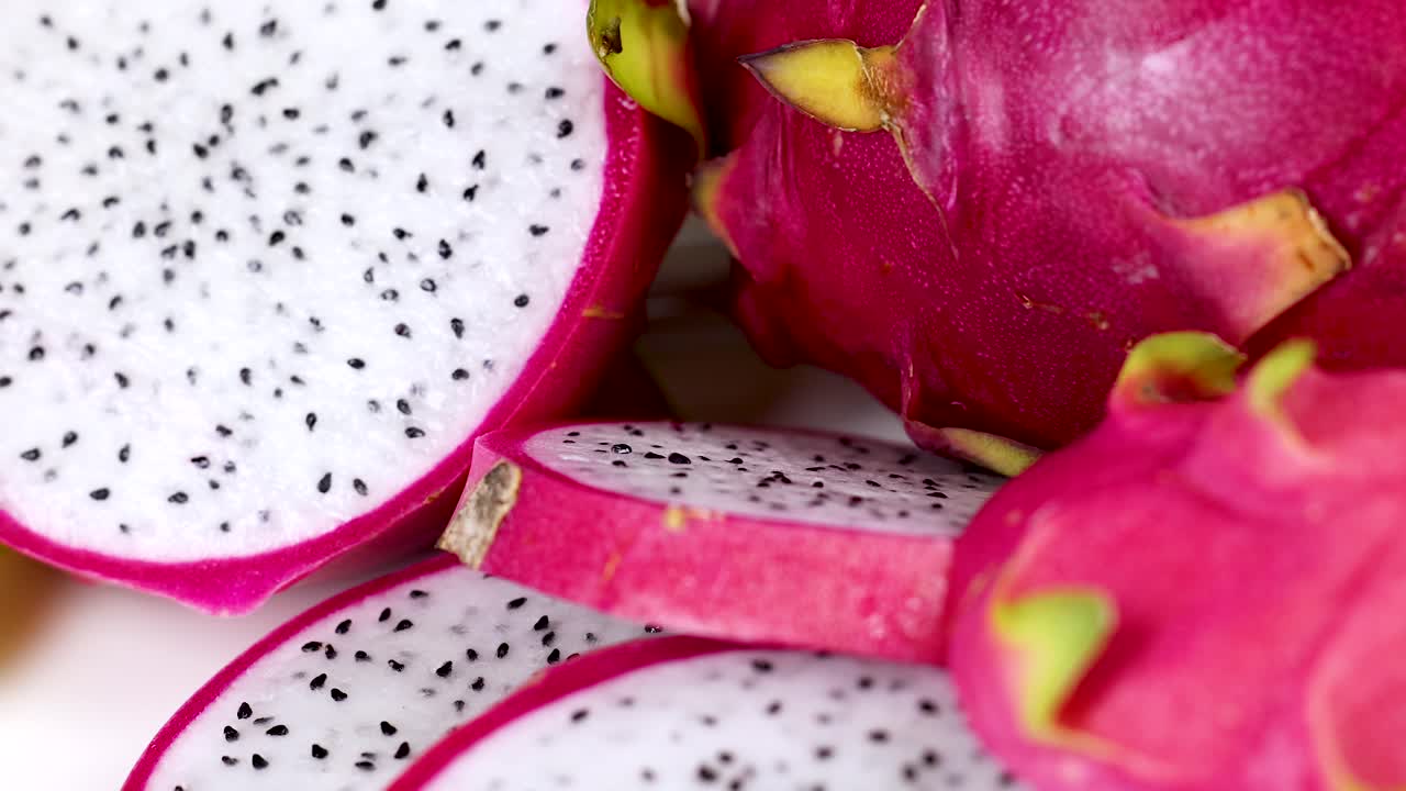 활기찬 드래곤 과일 조각의 클로즈업