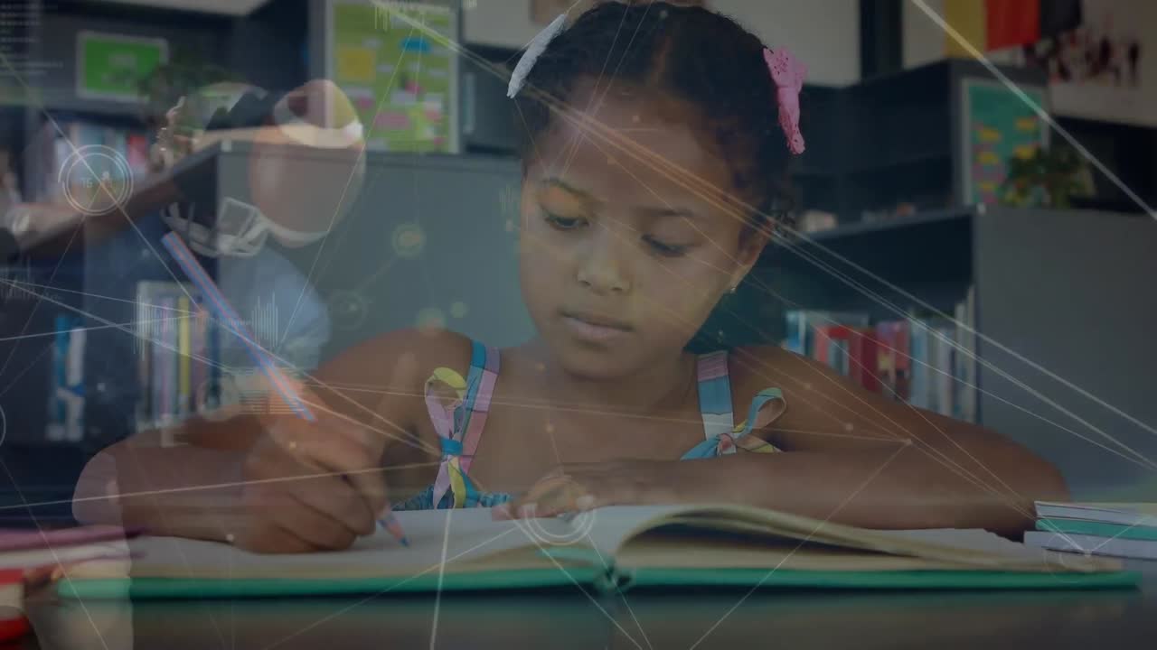 animación de conexiones y redes sobre la chica afroamericana