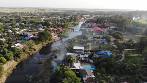 vista aérea de una zona rural en la provincia de lopburi, tailandia