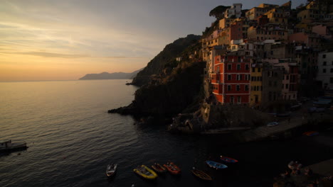 Riomaggiore,-Cinque-Terre,-Italy-at-Sunset