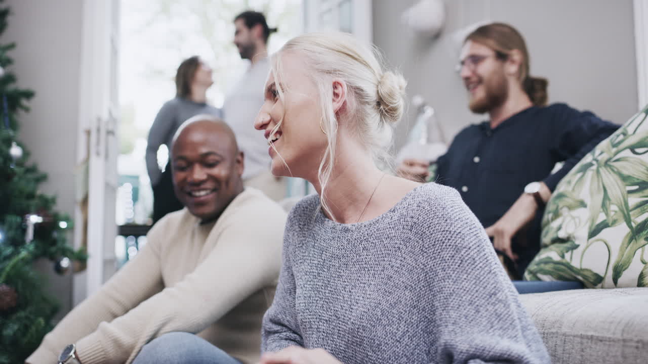 Puppy&rsquo;s first Christmas party