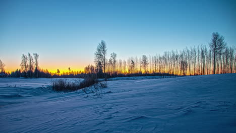 Lapso-De-Tiempo-De-Amanecer-A-Atardecer-De-Un-Paisaje-De-Invierno-En-El-Campo