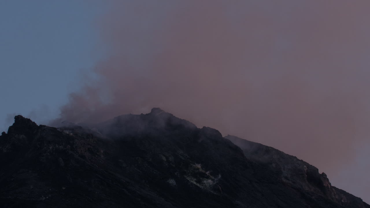 스트롬볼리 화산 4k 48