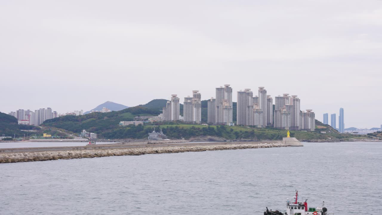 부산, 항구, 오리우코도 섬과 아파트 배경