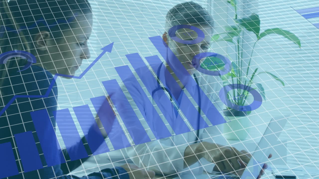 animación del procesamiento de datos contra diversas mujeres médicas discutiendo con mujeres en el hospital