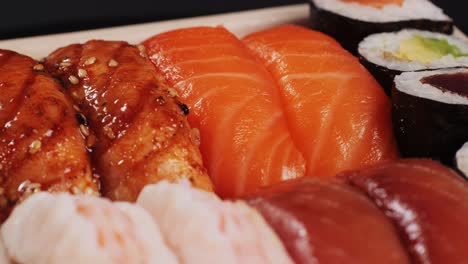 plato de sushi variado