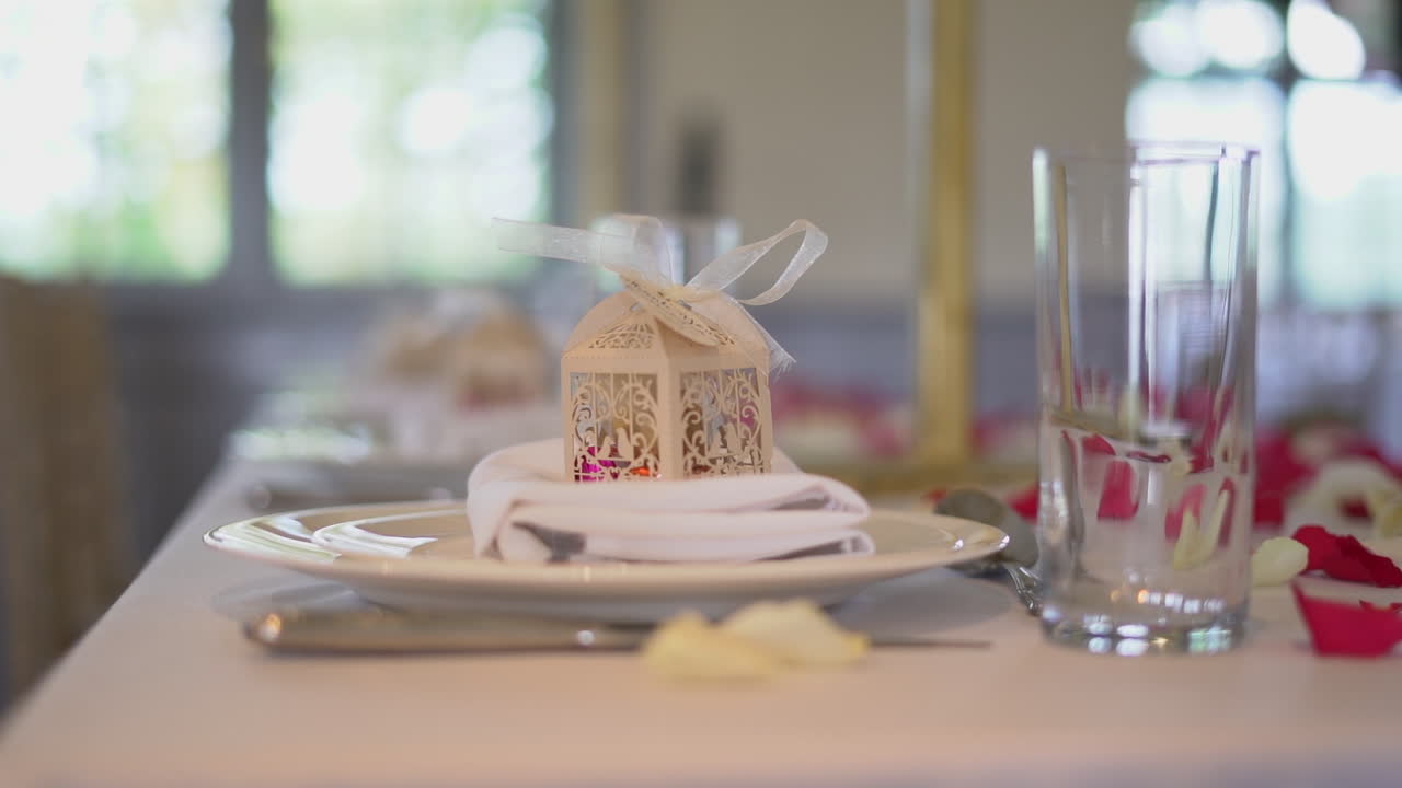 An adoreable and modern style favour box with chocolates in it to delight the guest