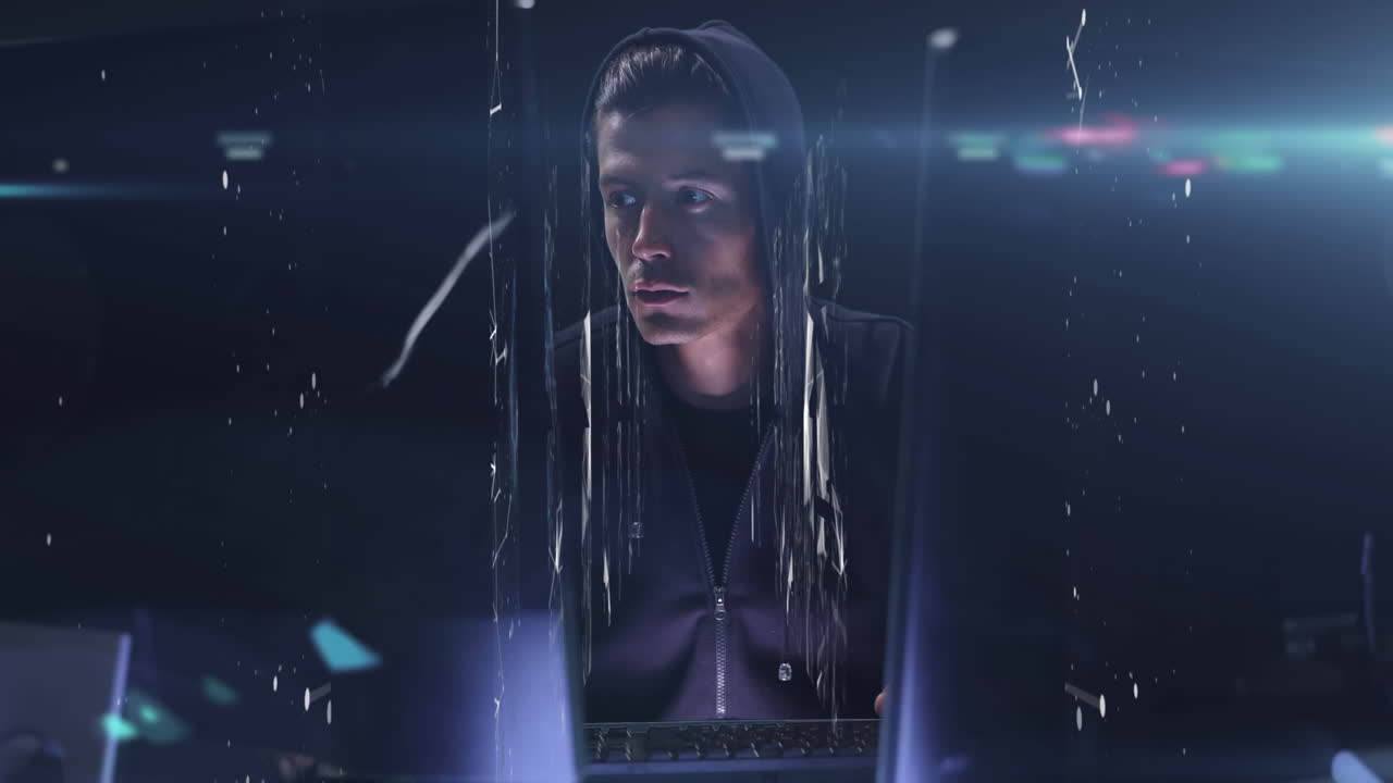 pantallas de red de conexiones contra un hacker masculino usando computadora