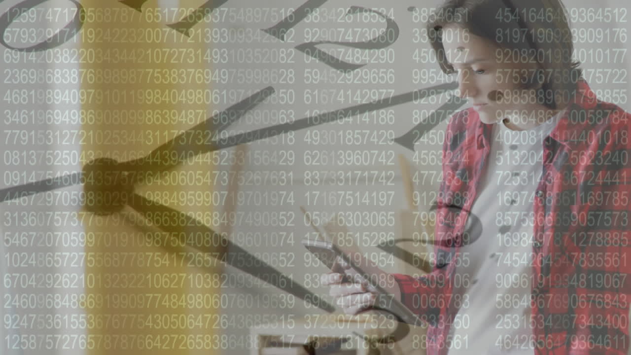 reloj y procesamiento de datos contra una arquitecta usando una tableta digital