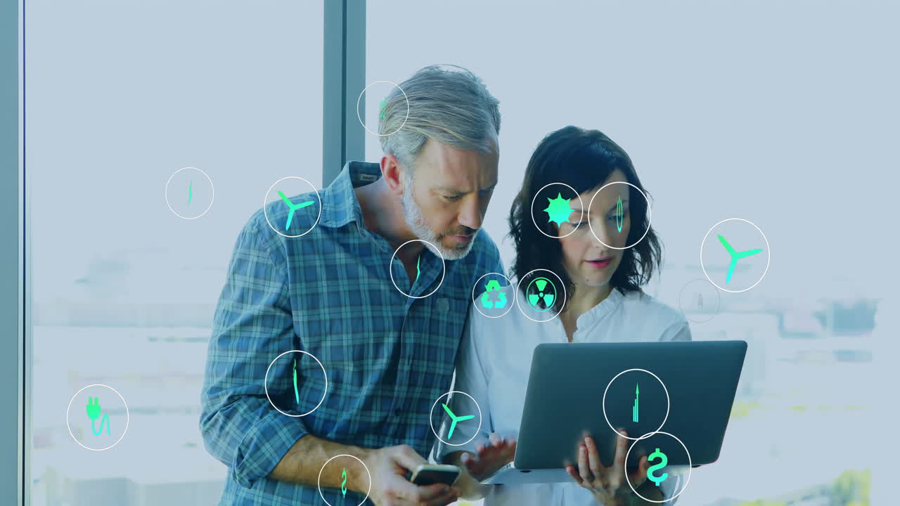 análisis de datos en computadora portátil, profesionales del negocio con animación de iconos de sostenibilidad