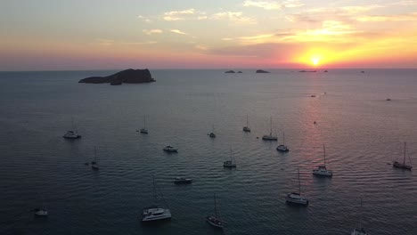 Sonnenuntergang-In-Cala-Comte,-Ibiza,-Spanien